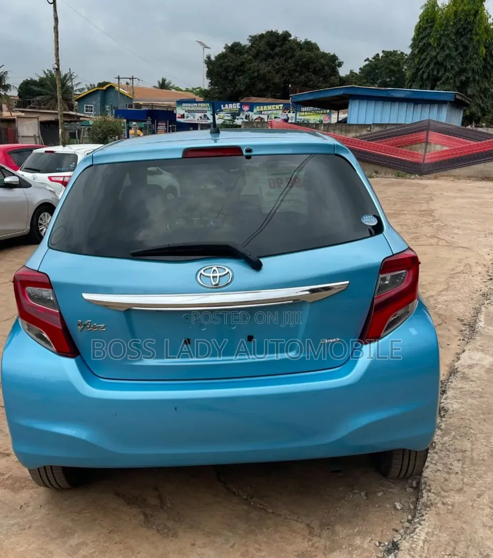 Toyota Vitz 1.3 AWD 5dr 2016 Blue