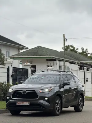 Toyota Highlander XLE 2022 Gray