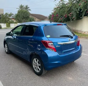 Toyota Vitz 1.3 FWD 3dr 2015 Blue