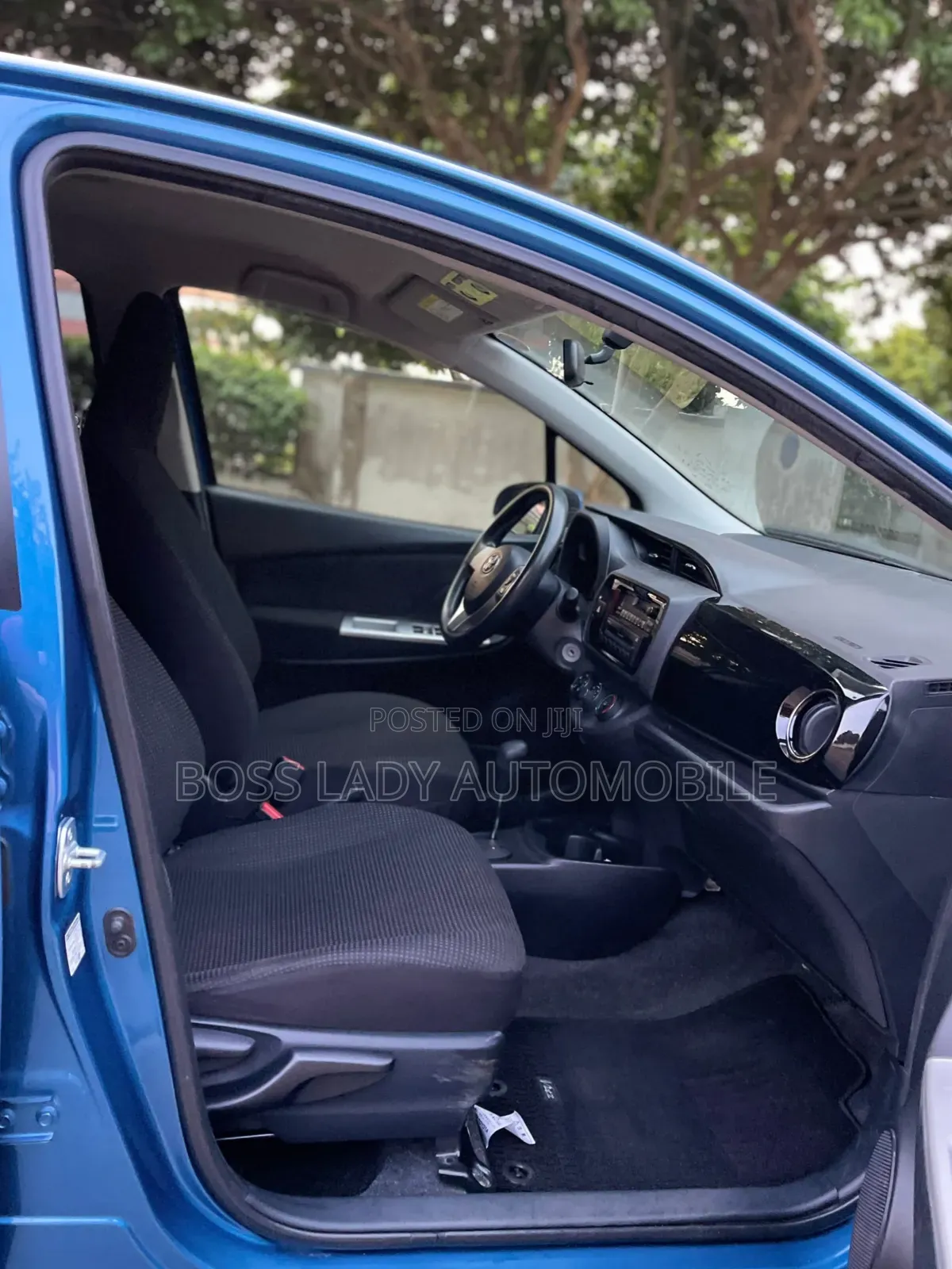 Toyota Vitz 1.3 FWD 3dr 2015 Blue