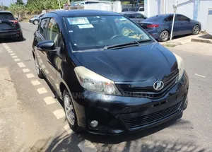Toyota Vitz 1.3 FWD 5dr 2013 Black