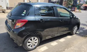Toyota Vitz 1.3 FWD 5dr 2013 Black