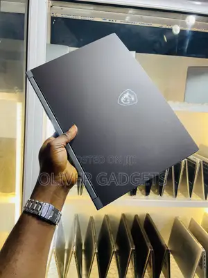 Laptop MSI GF65 Thin 10UE 16GB Intel Core i5 SSD 512GB