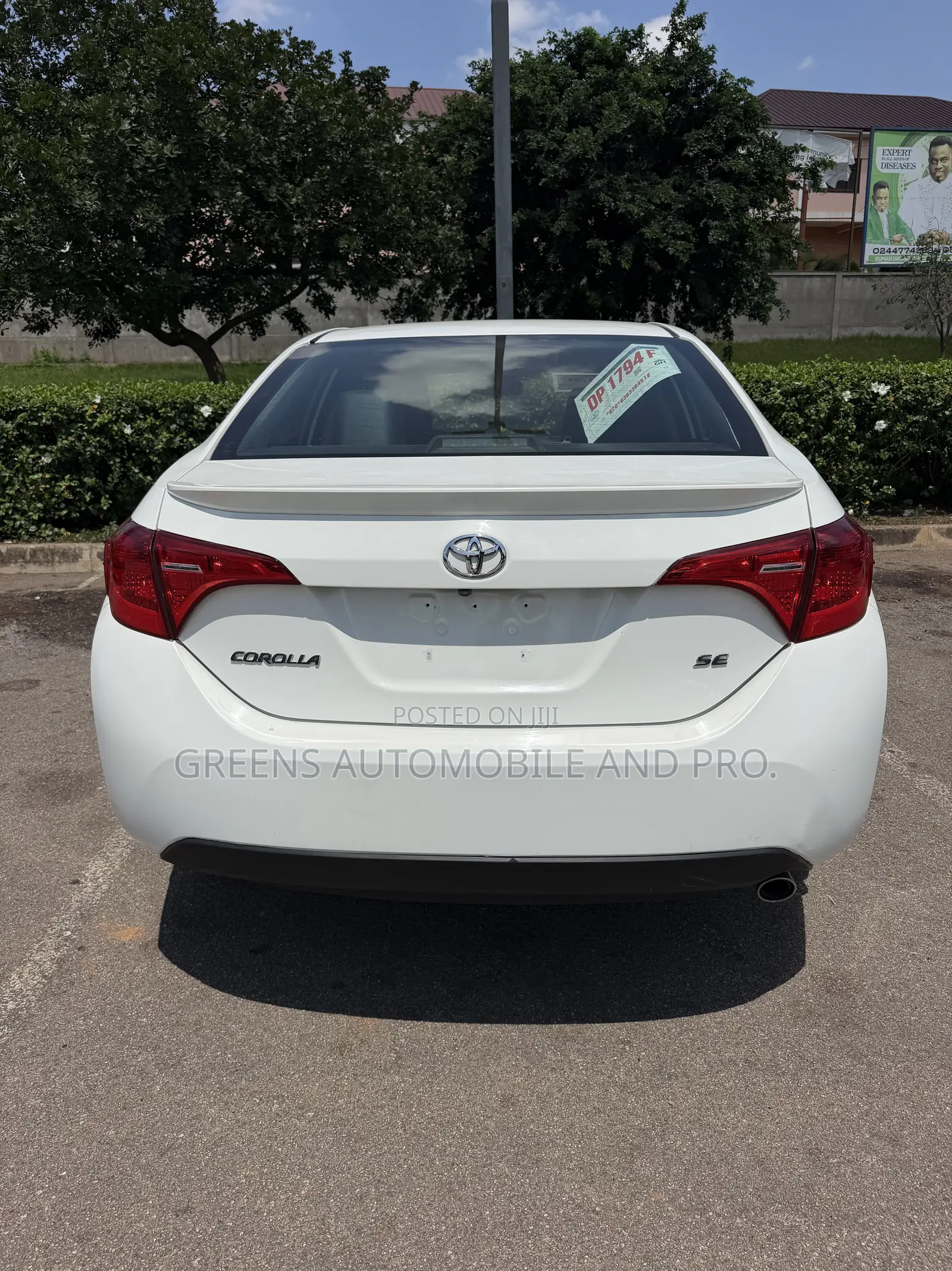 Toyota Corolla SE Special Edition 4dr Sedan (1.8L 4cyl CVT) 2017 White