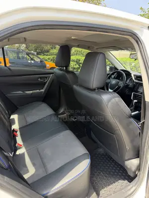 Toyota Corolla SE Special Edition 4dr Sedan (1.8L 4cyl CVT) 2017 White