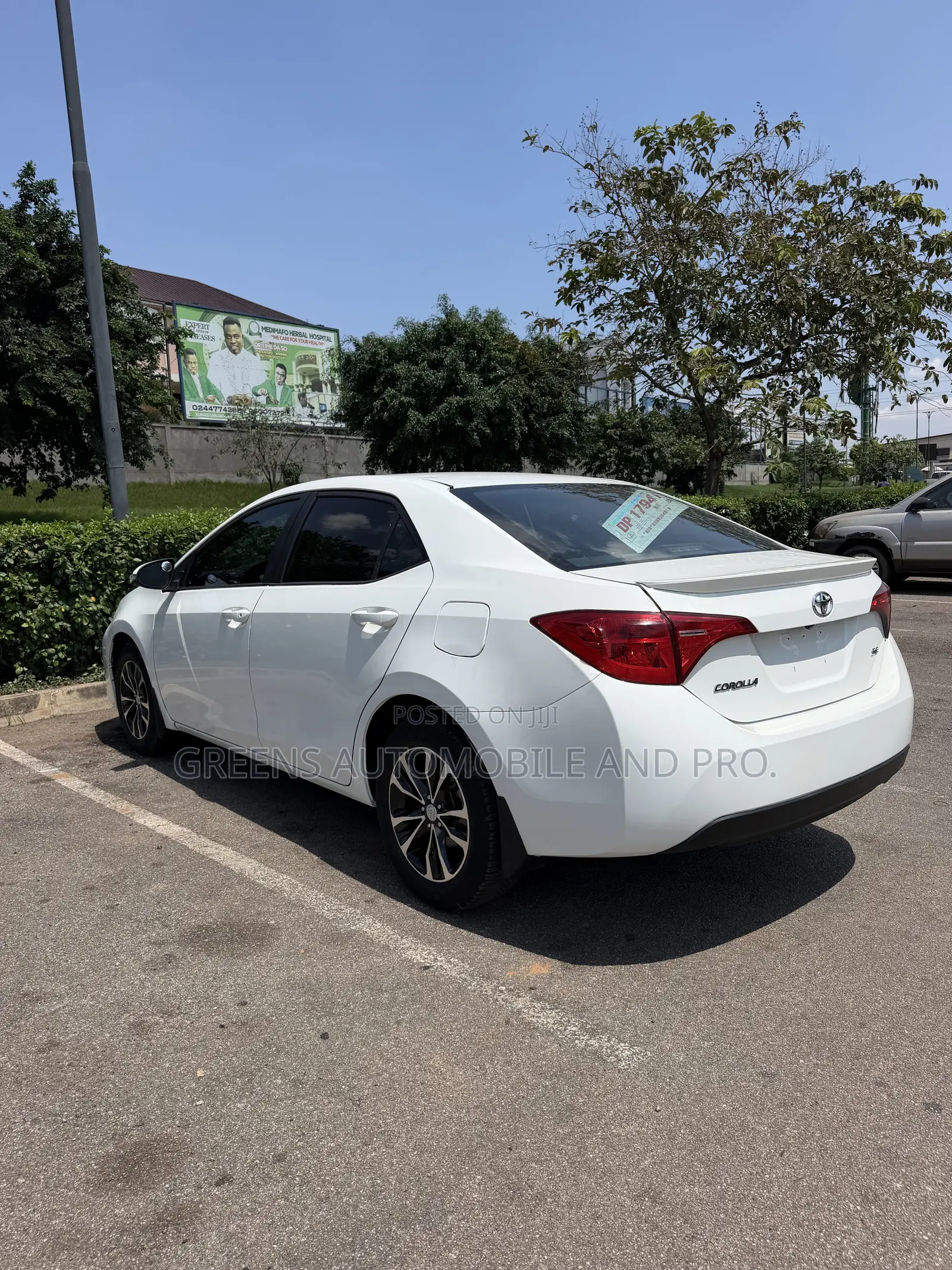 Toyota Corolla SE Special Edition 4dr Sedan (1.8L 4cyl CVT) 2017 White