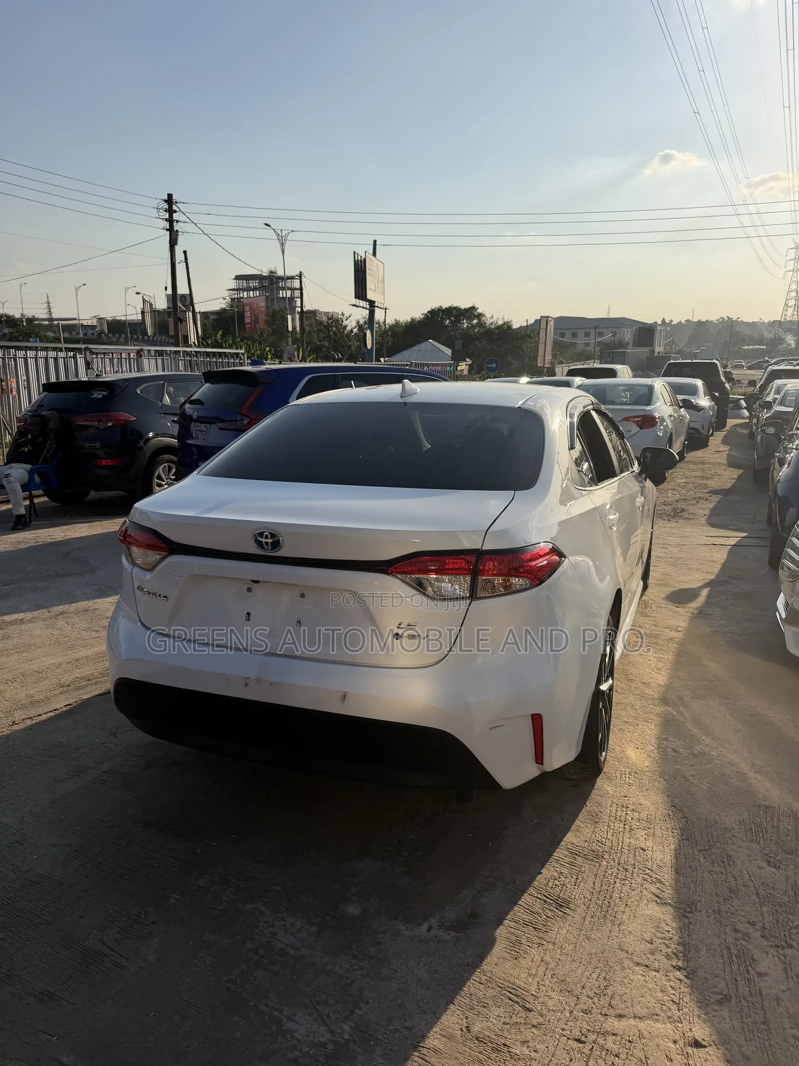Toyota Corolla Hybrid LE 2025 White