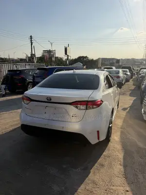 Toyota Corolla Hybrid LE 2025 White
