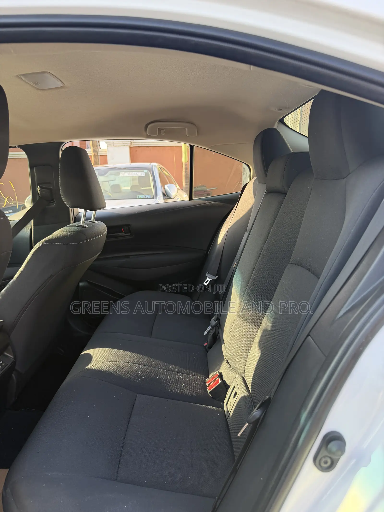Toyota Corolla Hybrid LE 2025 White