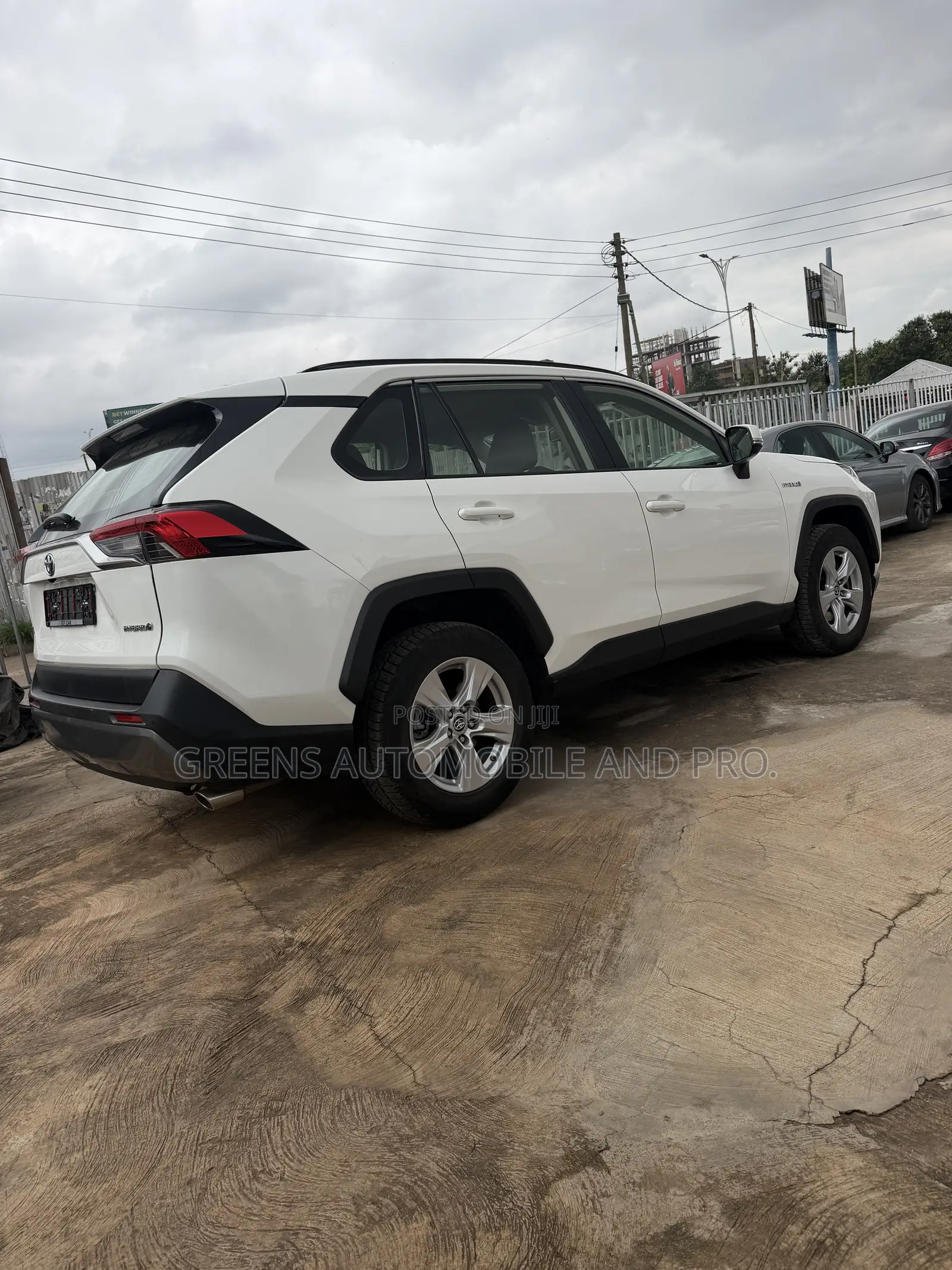 Toyota RAV4 LE AWD 2023 White