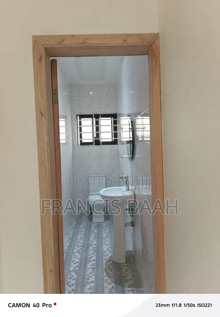 3bdrm House in Shining Star Real, Awutu Senya West for sale