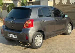 Toyota Vitz 2010 Gray