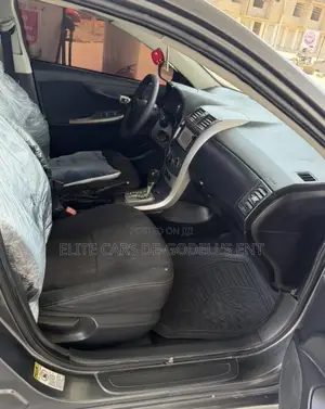 Toyota Corolla S 4dr Sedan (1.8L 4cyl 4A) 2013 Gray