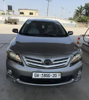 Toyota Corolla S 4dr Sedan (1.8L 4cyl 4A) 2013 Gray