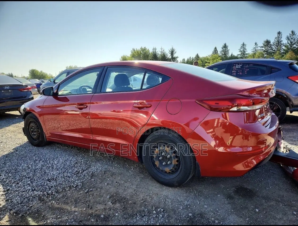 Hyundai Elantra SE Sedan FWD (2.0L 4cyl 6M) 2017 Red