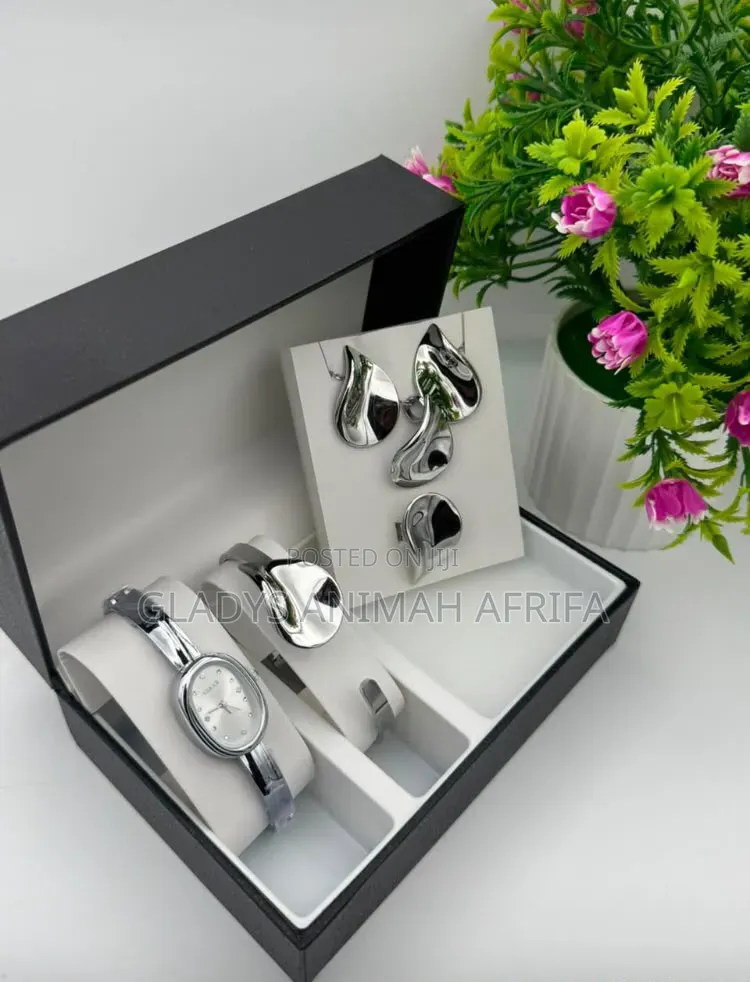 Luxury Men's and Women's Watch+jewelry Set