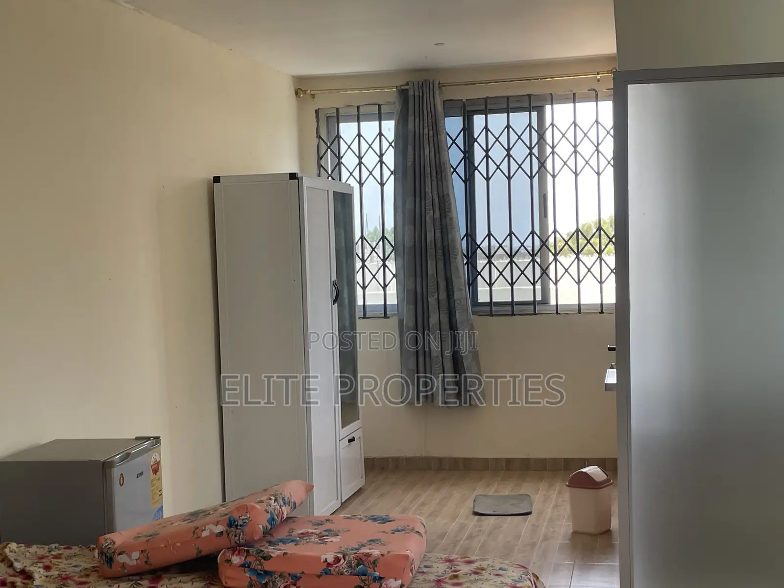 Furnished 20bdrm House in Adjacent Centra, Prampram for sale
