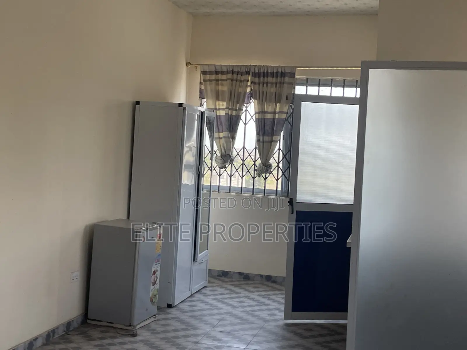 Furnished 20bdrm House in Adjacent Centra, Prampram for sale
