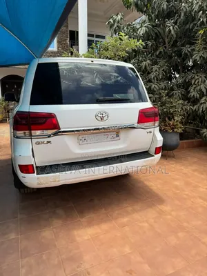 New Toyota Land Cruiser Prado 4.0 V6 Dual VVT-i 2016 White