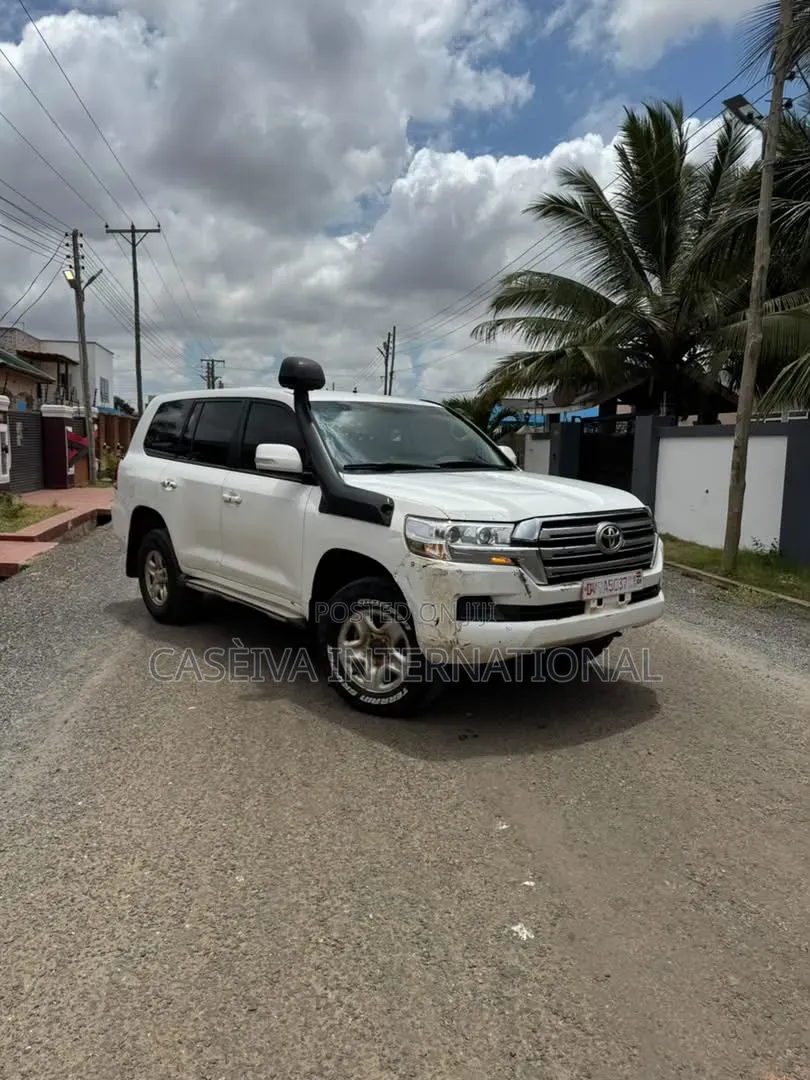 New Toyota Land Cruiser Prado 4.0 V6 Dual VVT-i 2016 White