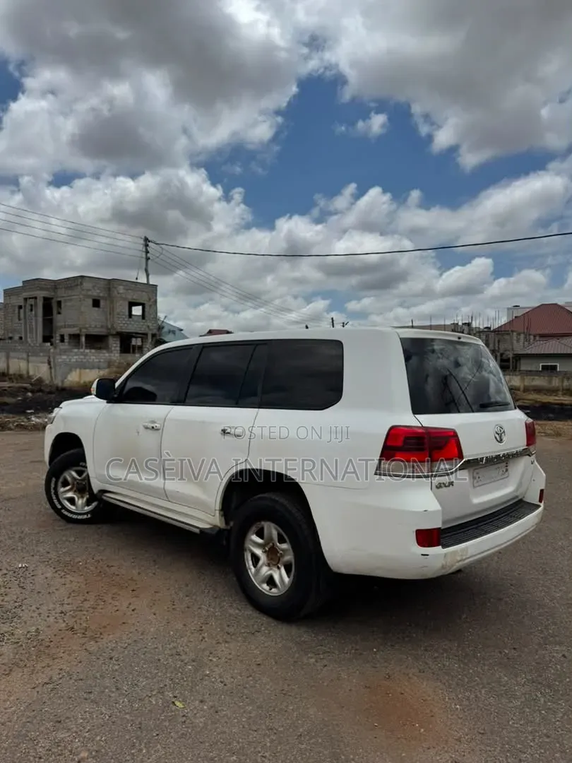 New Toyota Land Cruiser Prado 4.0 V6 Dual VVT-i 2016 White