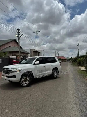 New Toyota Land Cruiser Prado 4.0 V6 Dual VVT-i 2016 White
