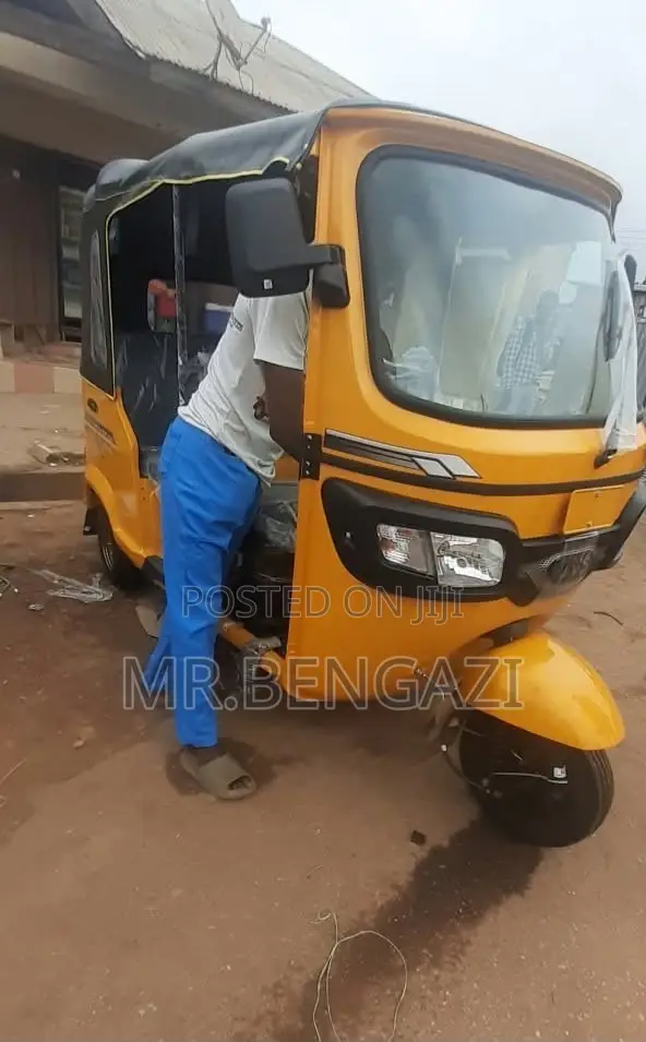 New TVS King Deluxe Plus iTouch Start 2026 Yellow