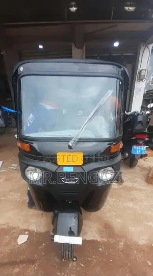 New Bajaj RE 2026 Black