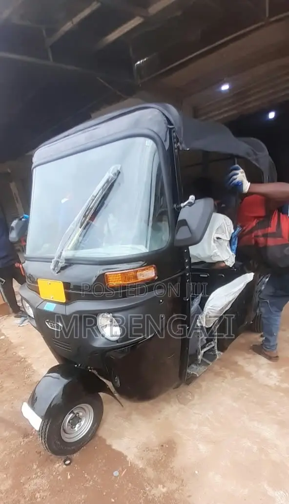 New Bajaj RE 2026 Black
