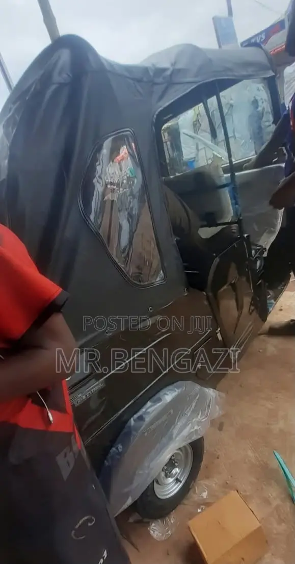 New Bajaj RE 2026 Black