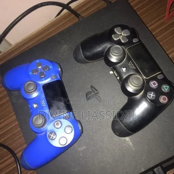 PS4 Slim (Used)