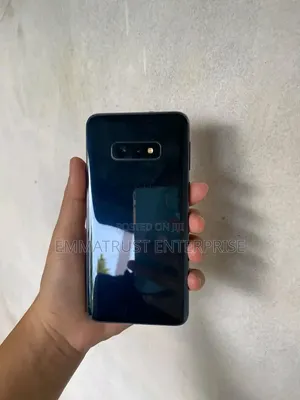 New Samsung Galaxy S10e 128 GB Black