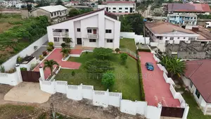 8bdrm House in Takoradi for sale
