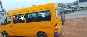 Mercedes-Benz Sprinter 2004 Yellow