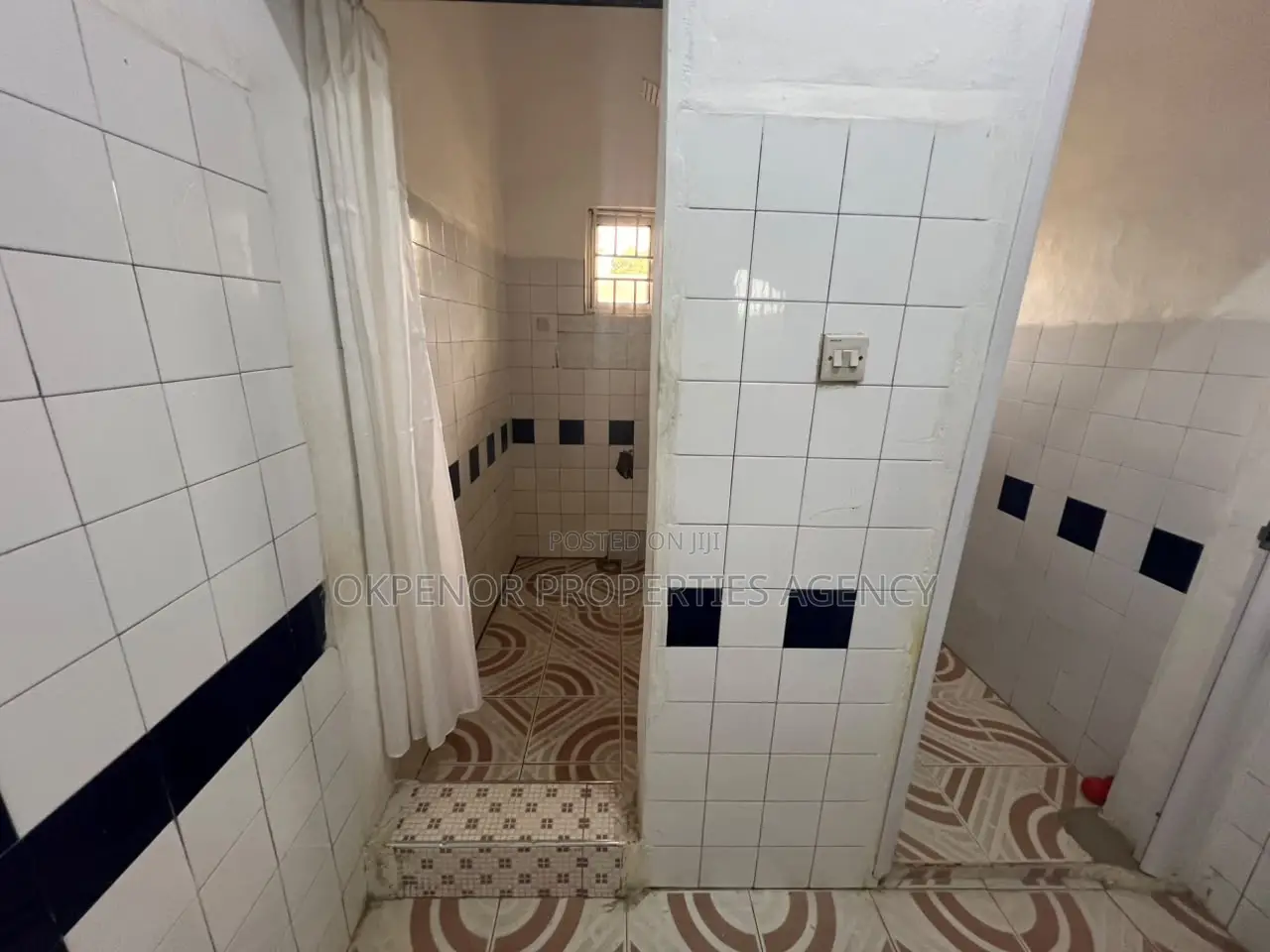 8bdrm House in Takoradi for sale