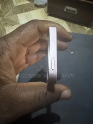 Apple iPhone SE 32 GB Gold