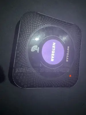 NetGear Mr1100