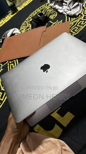 Laptop Apple MacBook 2020 8GB Apple M1 SSD 256GB