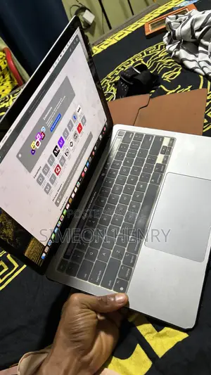 Laptop Apple MacBook 2020 8GB Apple M1 SSD 256GB