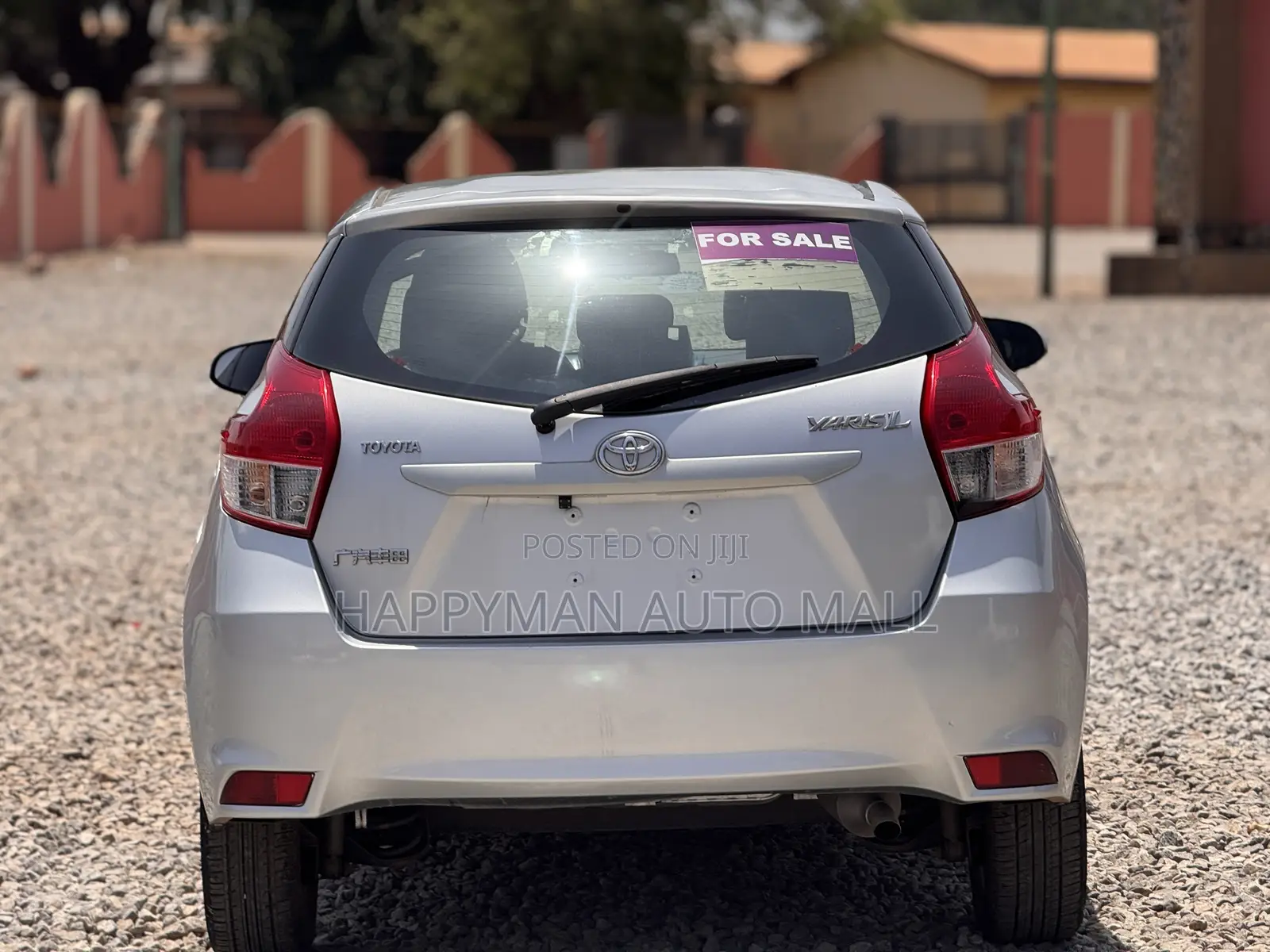 Toyota Yaris L Hatchback 5dr 2016 Silver