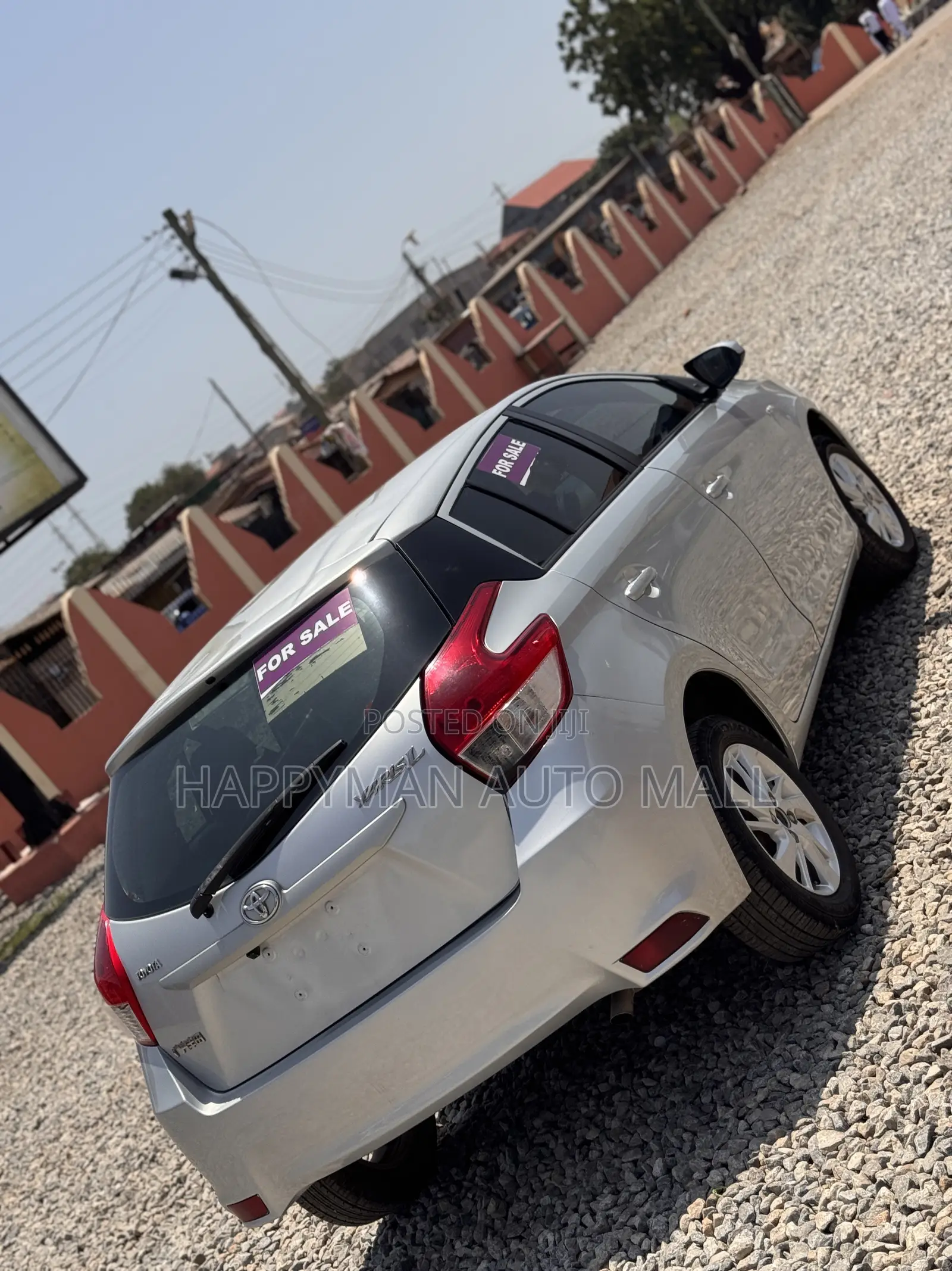 Toyota Yaris L Hatchback 5dr 2016 Silver