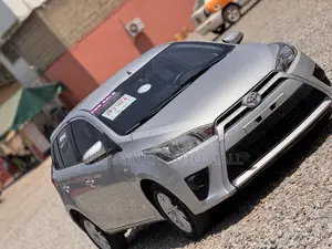 Toyota Yaris L Hatchback 5dr 2016 Silver