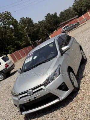Toyota Yaris L Hatchback 5dr 2016 Silver