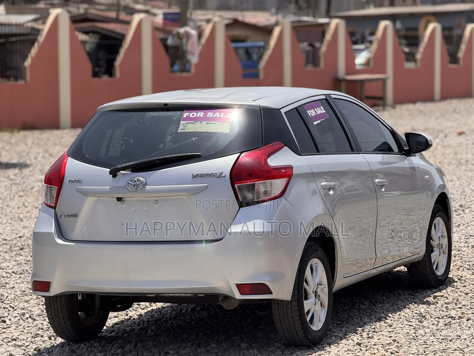 Toyota Yaris L Hatchback 5dr 2016 Silver