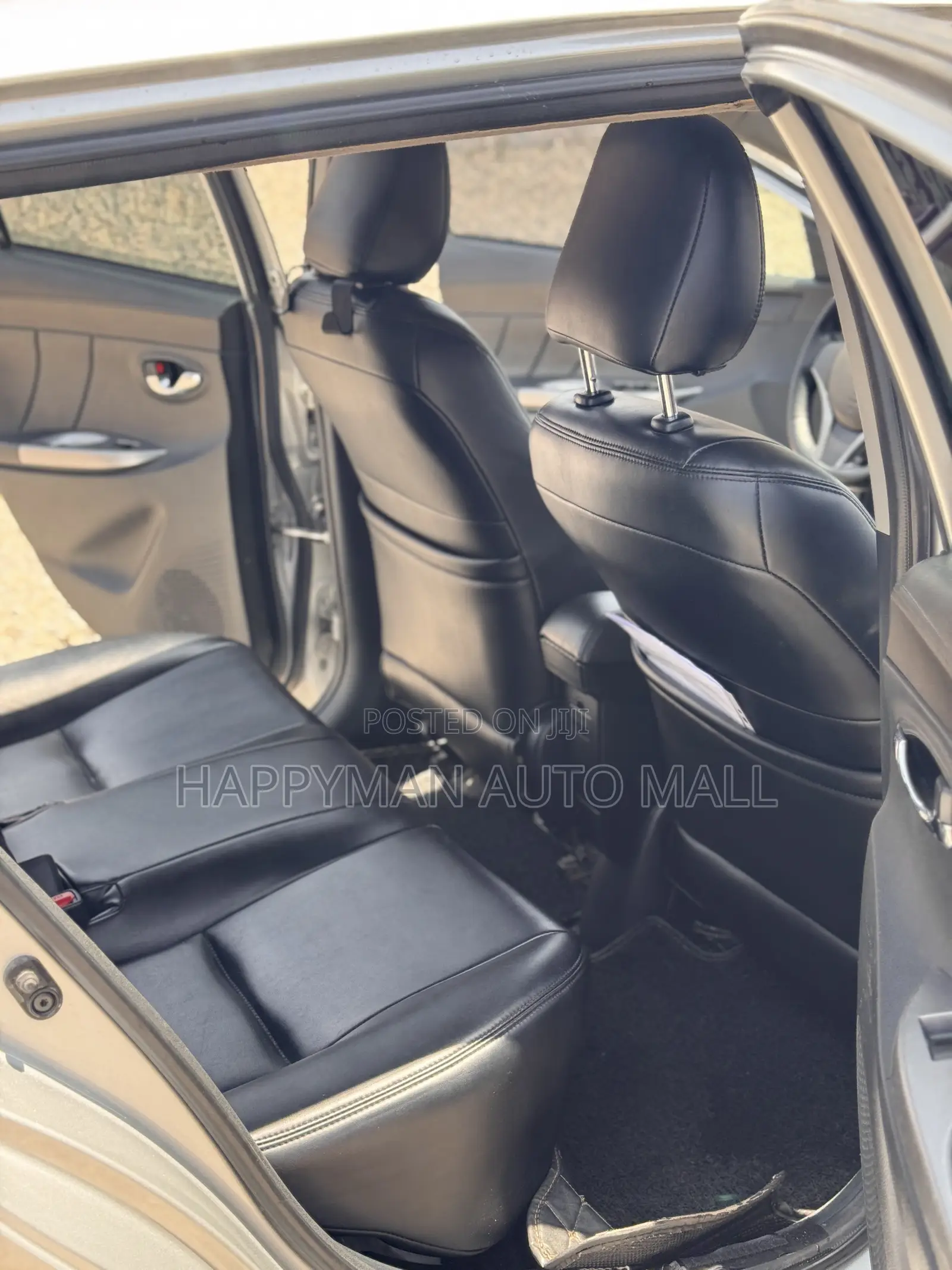 Toyota Yaris L Hatchback 5dr 2016 Silver