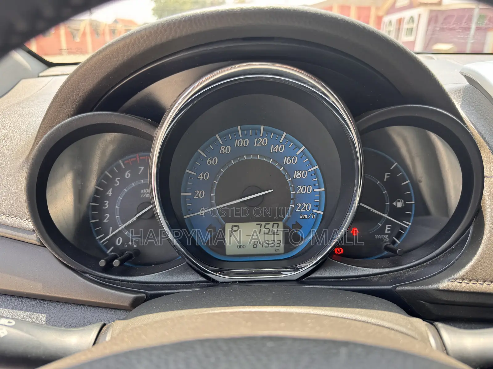 Toyota Yaris L Hatchback 5dr 2016 Silver