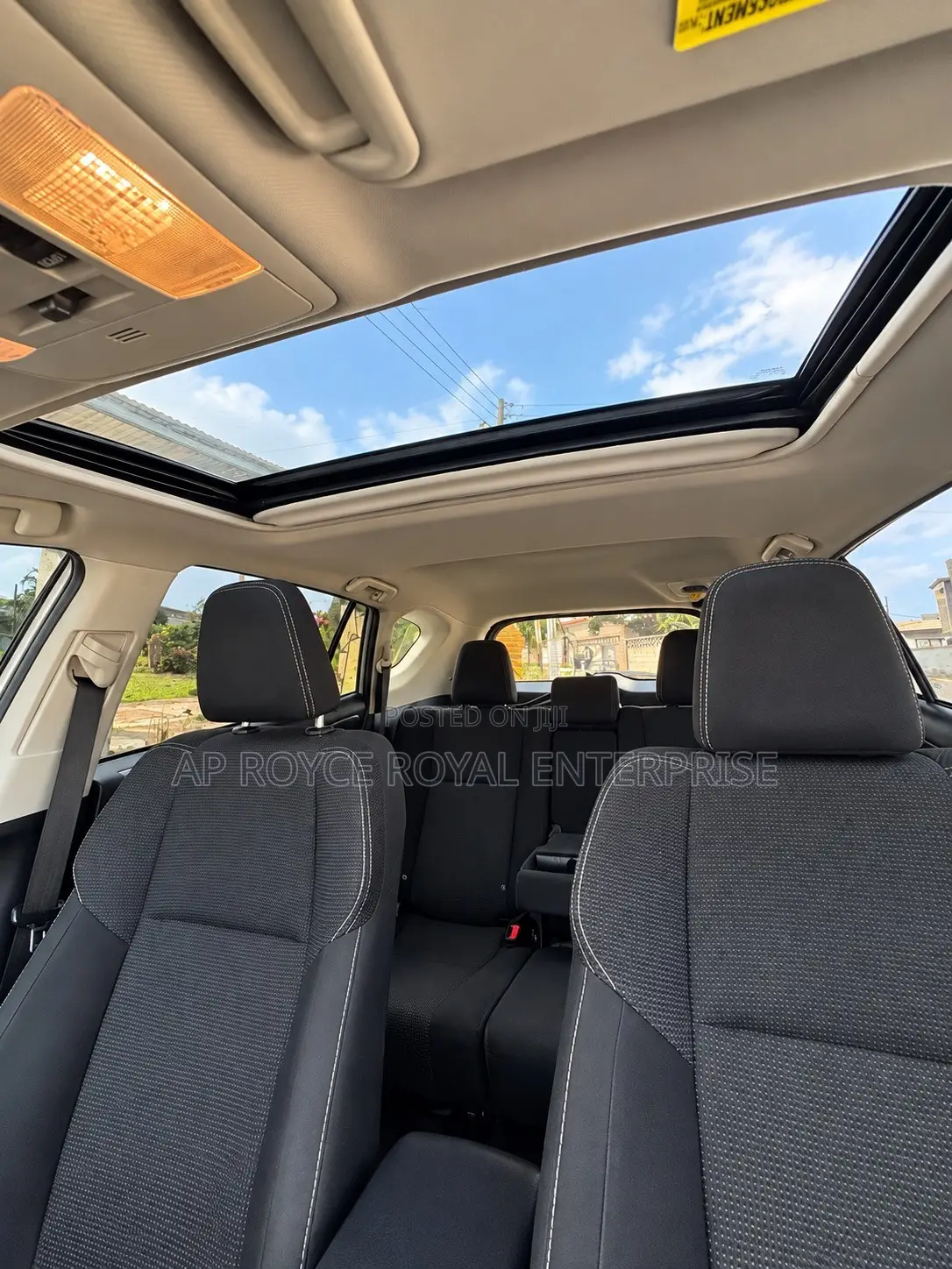 Toyota RAV4 XLE 4dr SUV (2.5L 4cyl 6A) 2018 Silver