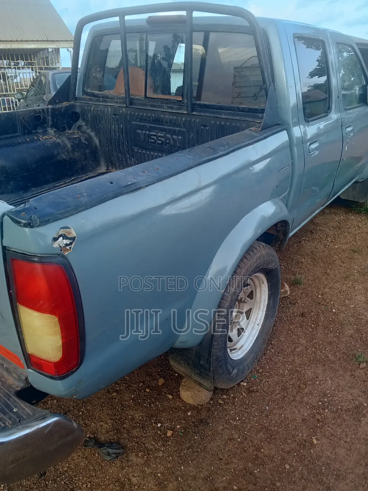 Nissan Frontier 2007 Beige