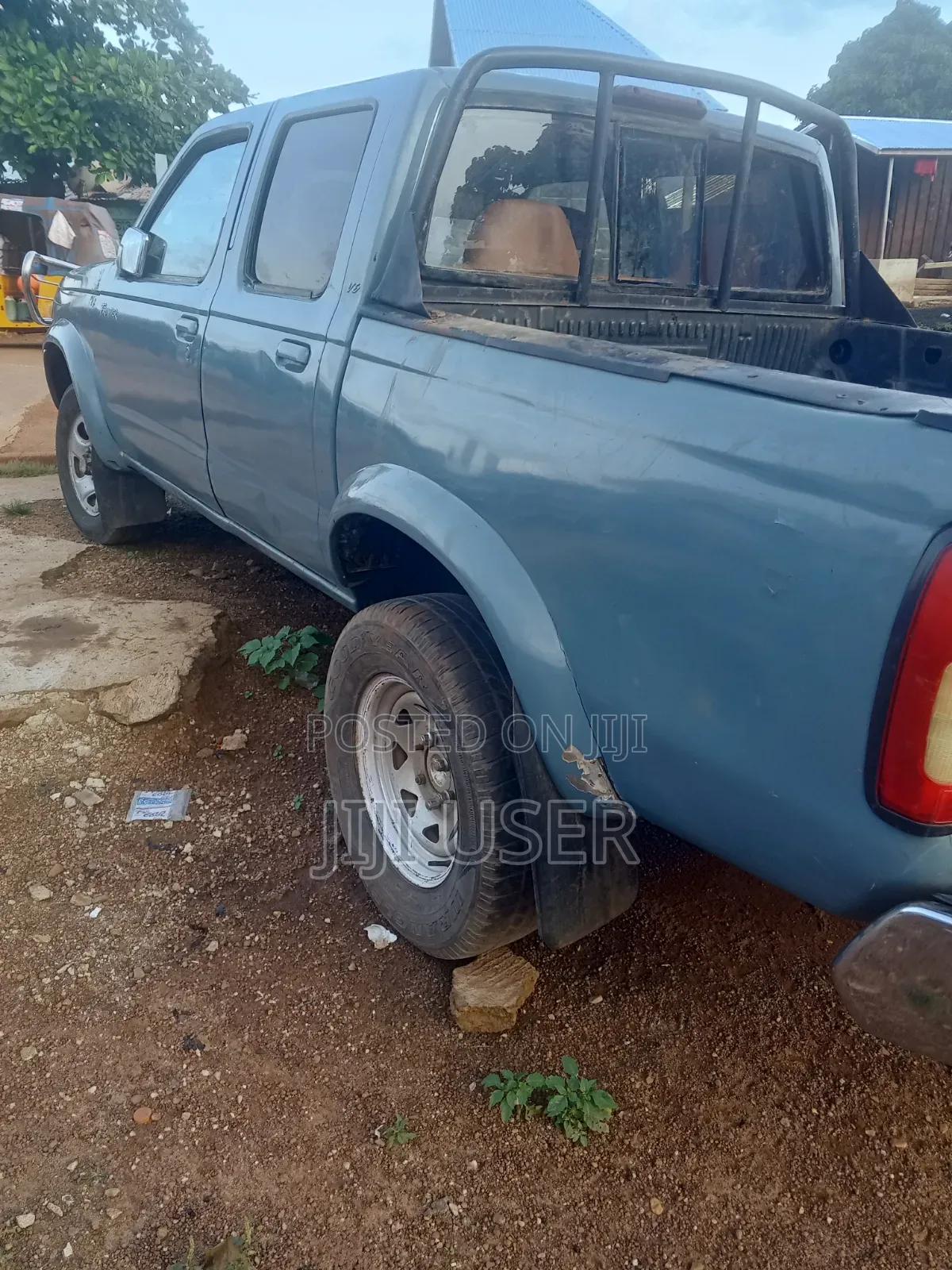 Nissan Frontier 2007 Beige