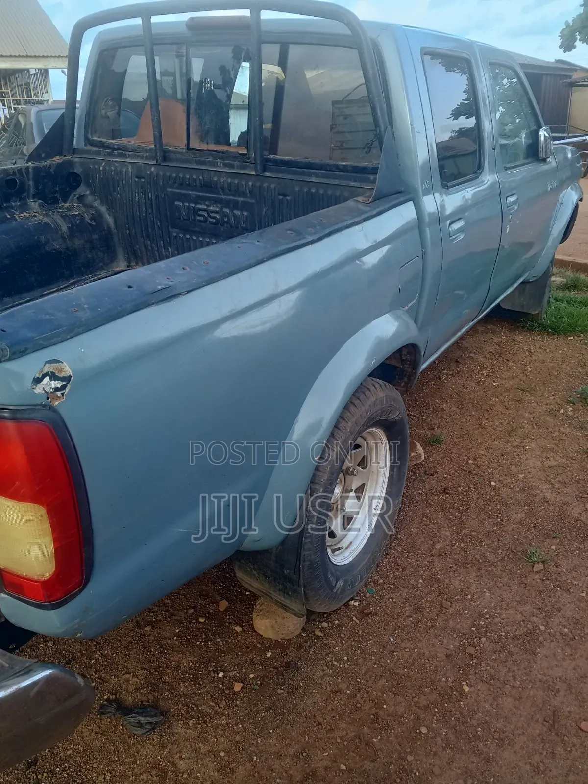 Nissan Frontier 2007 Beige